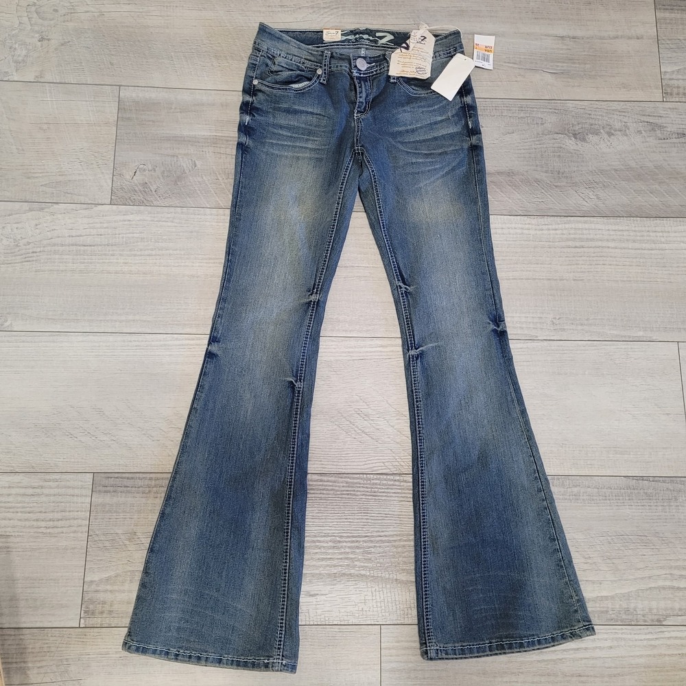 đź‘–NWT Seven 7 Jeans Women 28 Medium Wash Flare Faded Whiskering 31x35 Stretch - Picture 2 of 16